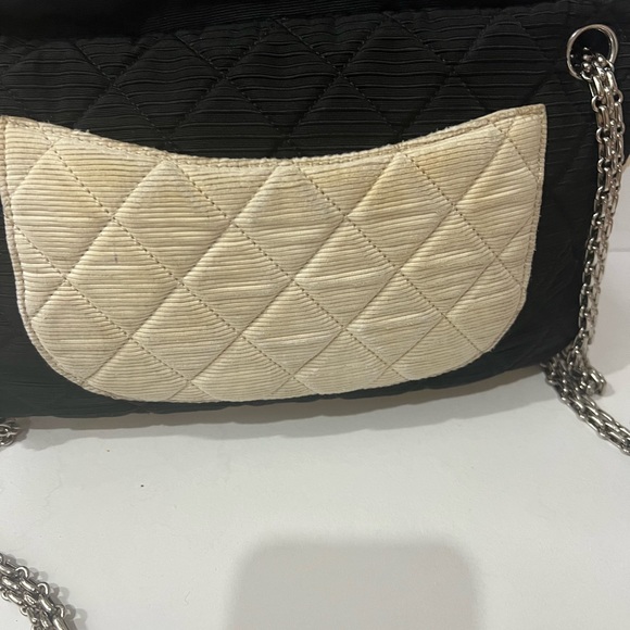 Authentic Vintage Chanel Bag - Picture 5 of 10